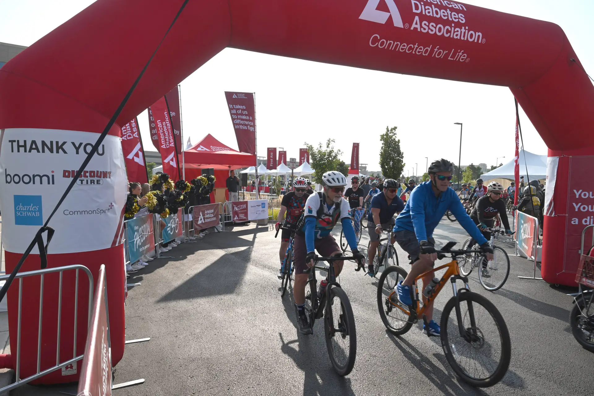 Tour de Cure bicyclists